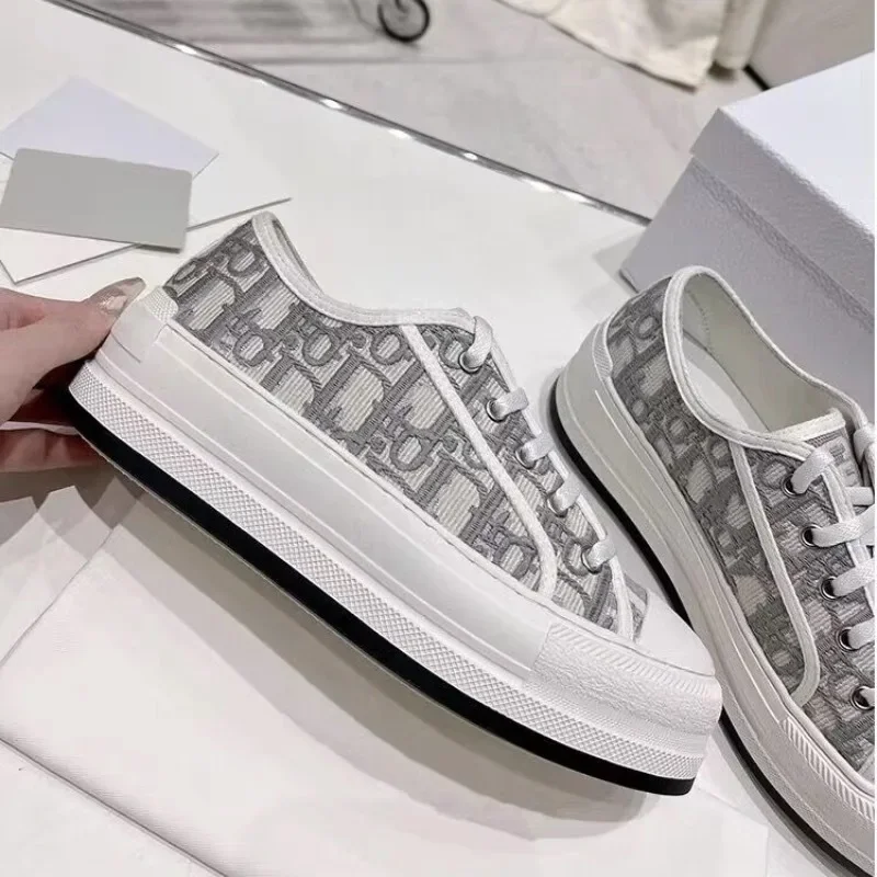 Embroidered canvas shoes, new lace up white shoes, thick sole with increased height inside, comfortable casual sports shoes