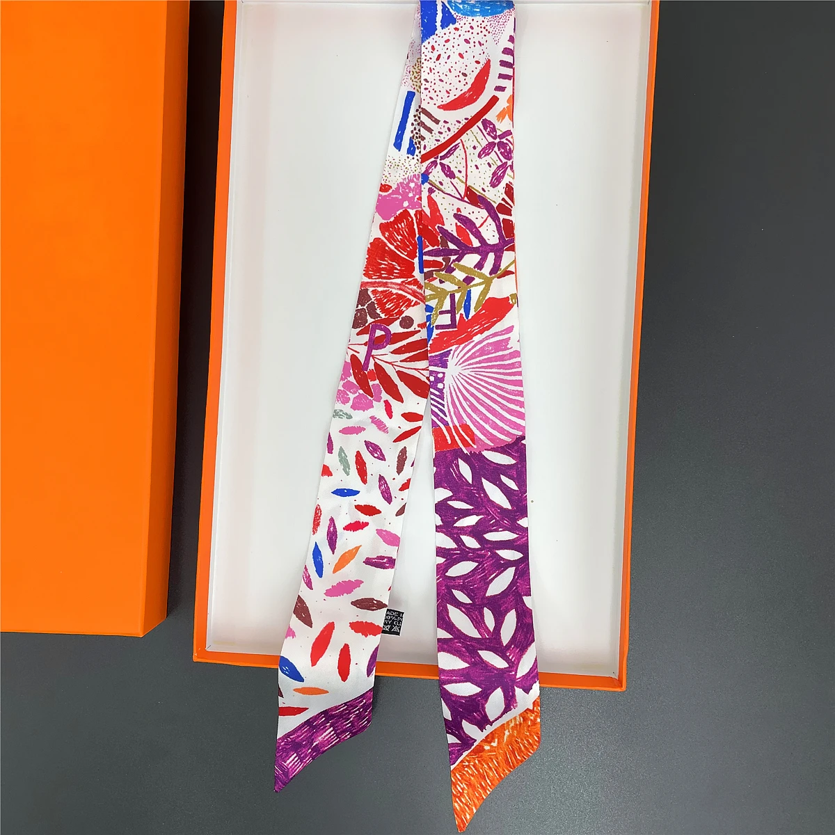 2024 Design Leaves Brand Silk Scarf Luxury Scarf Women Foulard Skinny Bag Scarves Neckerchief Fashion Hair Headband