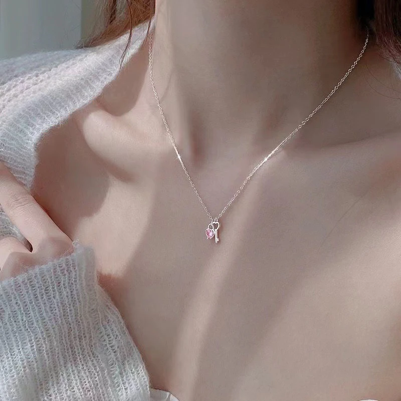 Pink Zircon Heart Key Pendant Necklace Cute Light Luxury Clavicle Chain For Women Elegant Small Exquisite Necklace Party Jewelry