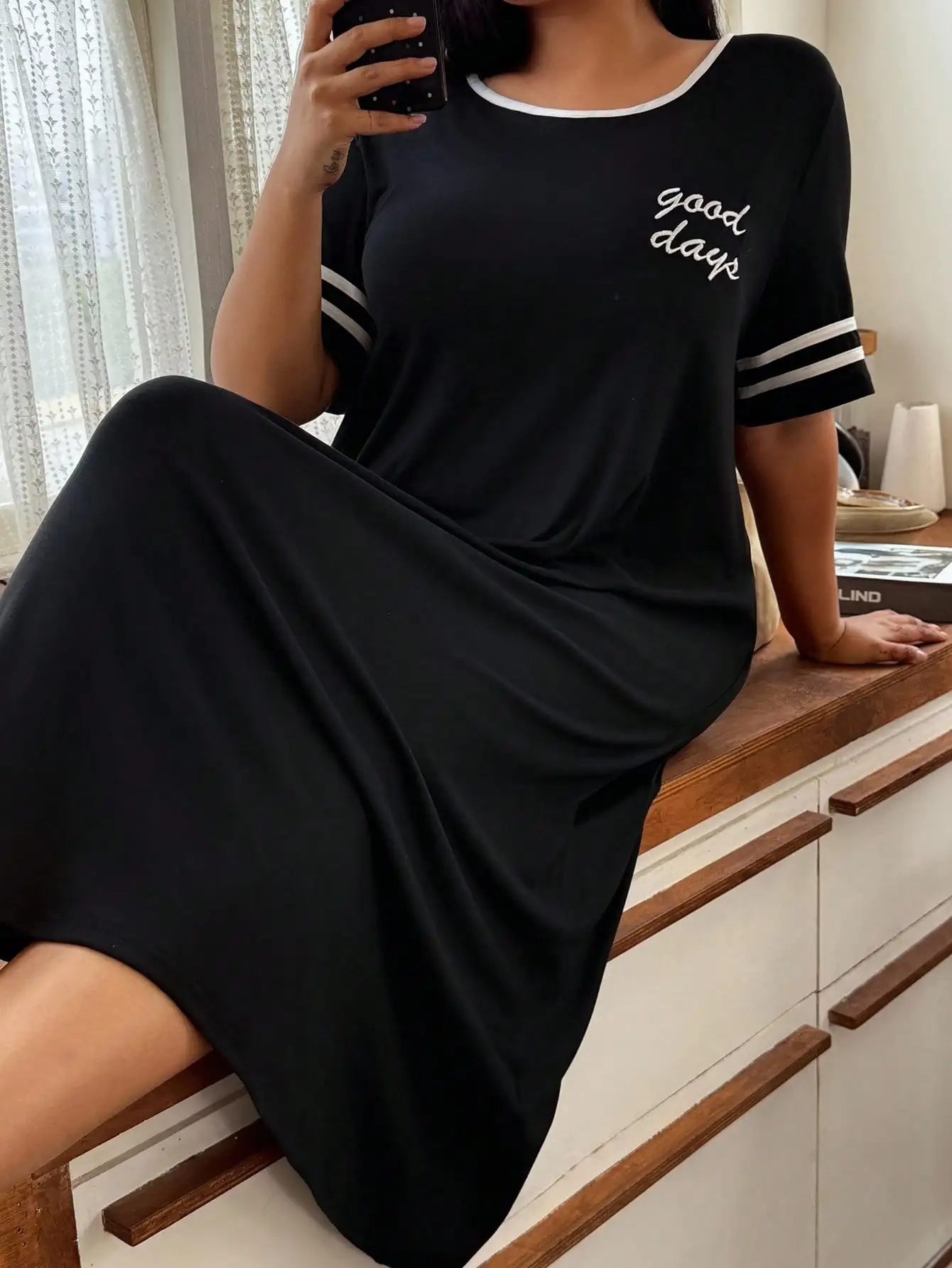 

Black Plus Size Loose Fit Sleep Dress with Striped Sleeves and Script Print