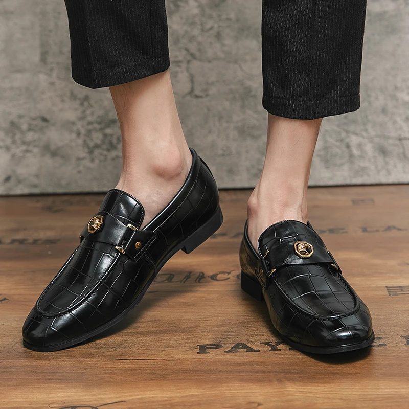 New Korean version crocodile pattern gradient color loafers with metal buckles for business formal casual nightclub men shoes