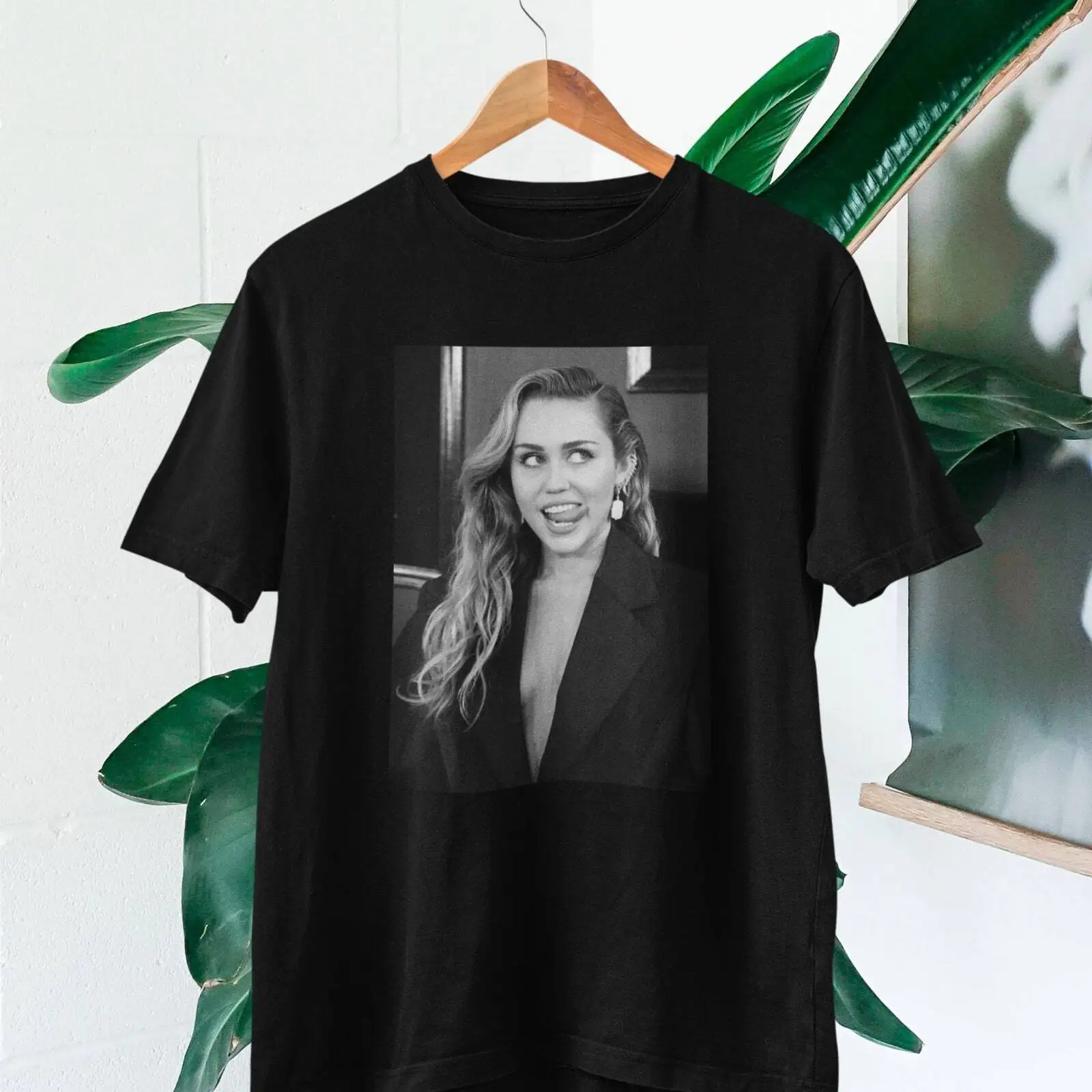 Miley Cyrus photo t-shirt  Miley Cyrus fans t-shirt  Miley Cyrus Endless Summer