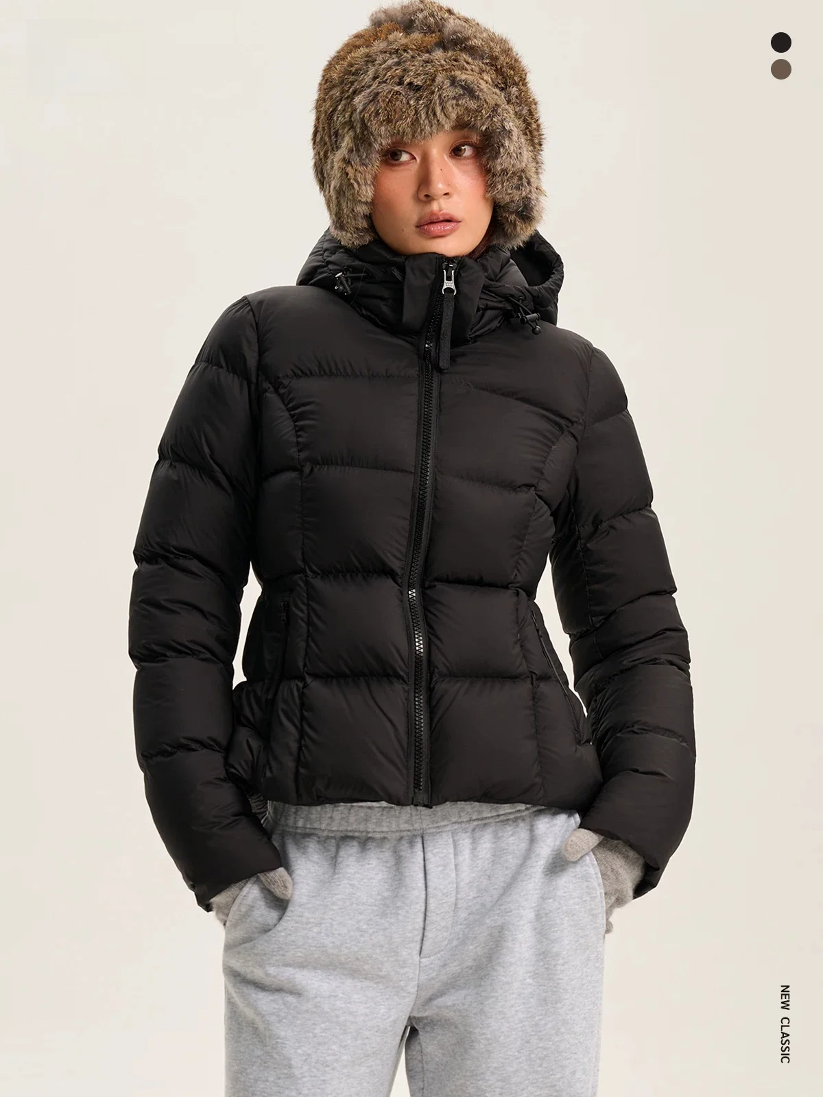 

Зимняя женская пуховая куртка-пуховик с капюшоном, утепленная, приталенная, белая, из натурального пуха