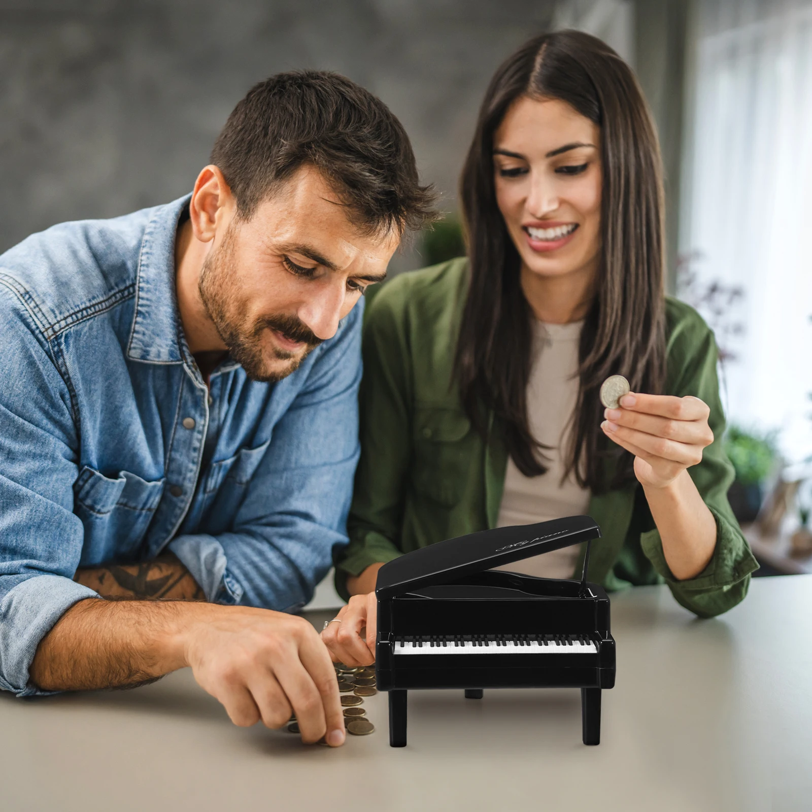 Czarne mini pianino ozdobne do dekoracji domu, na biurko, do projektowania wnętrz, instrument muzyczny, plastikowe pianino dekoracyjne.