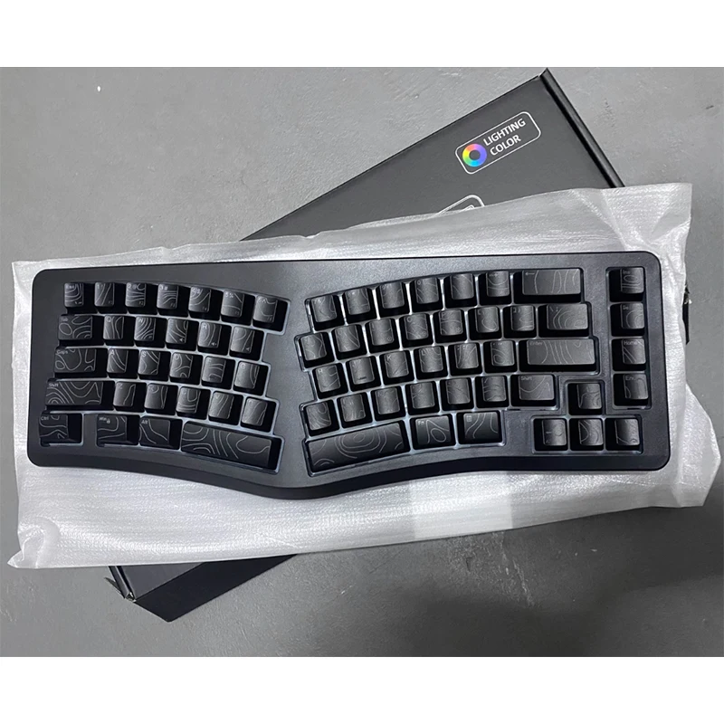 

USB Gaming Mechanical Keyboard 69 Keys RGB Back Light Ergonomic Keyboards English Keycap Characters Game Key Boards Rapid