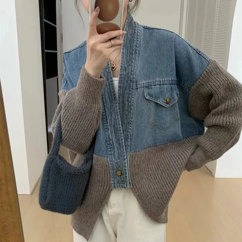 [EWQ] Fashion Denim Spliced Single Button Knitted Cardigan Loose Casual Women Sweater Coats Winter 2024 Autumn New Tide 16O1579