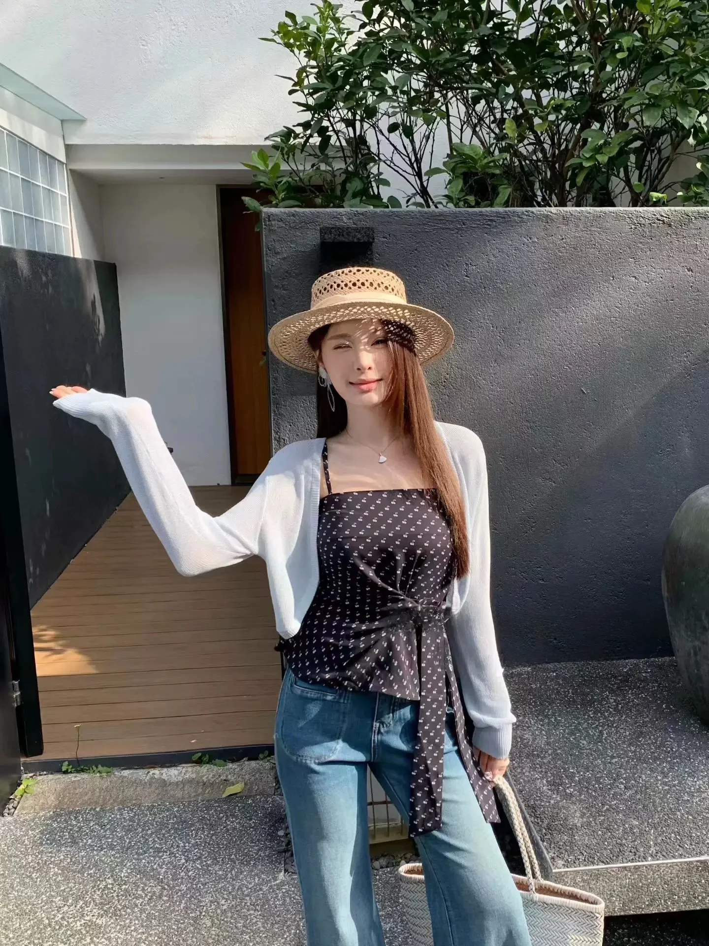 

Women's Slim Fit Knitted Vest And Tank Top Two Piece Set with Bow Tie Floral Print Gentle Style Long Sleeve round Neck Design