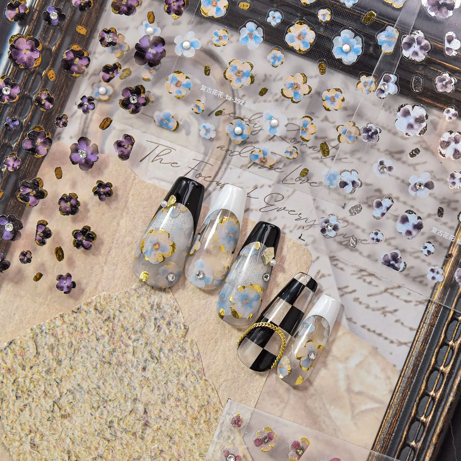 Exquisite Flowers Petal Pearl Rhinestones Halo Dyeing Chic Daisy Gold Foil Floral Designs Nail Art Stickers Manicure Decals DIY