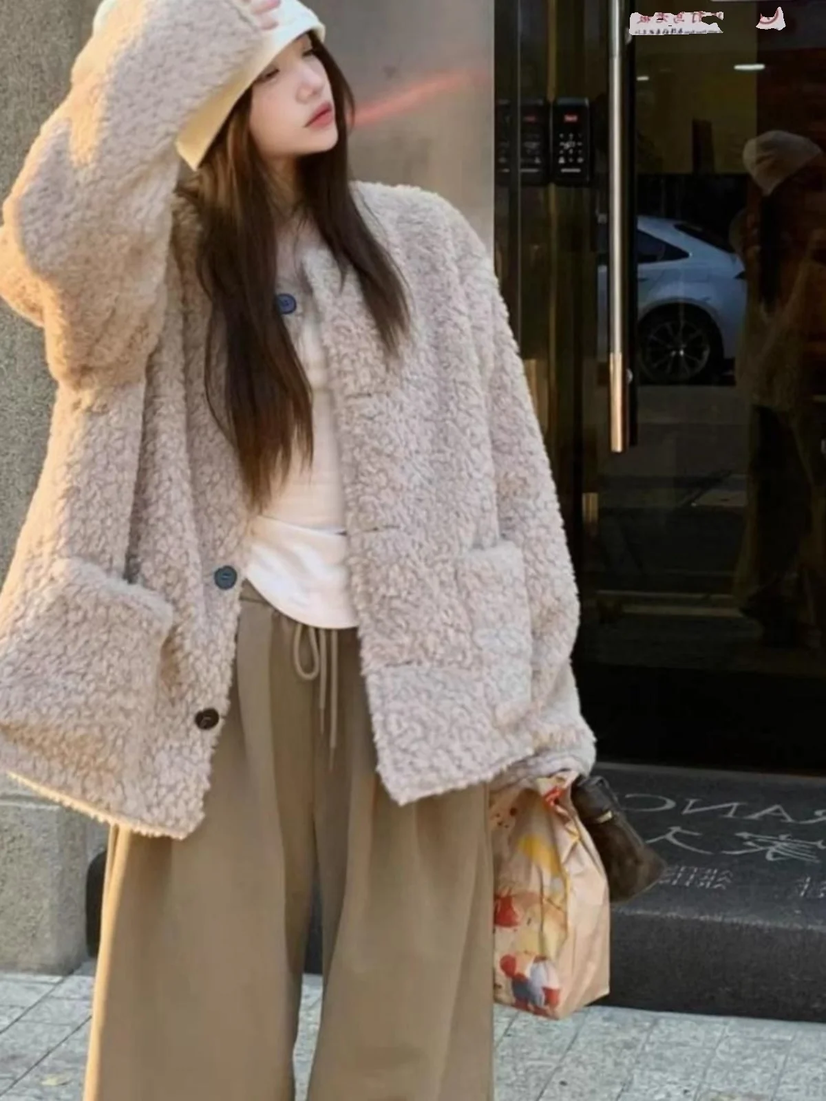 Elegant Lamb Velvet Warm Outerwear Women's Winter Casual Loose Coat round Neck Black Furry Top Commute Style Button Design