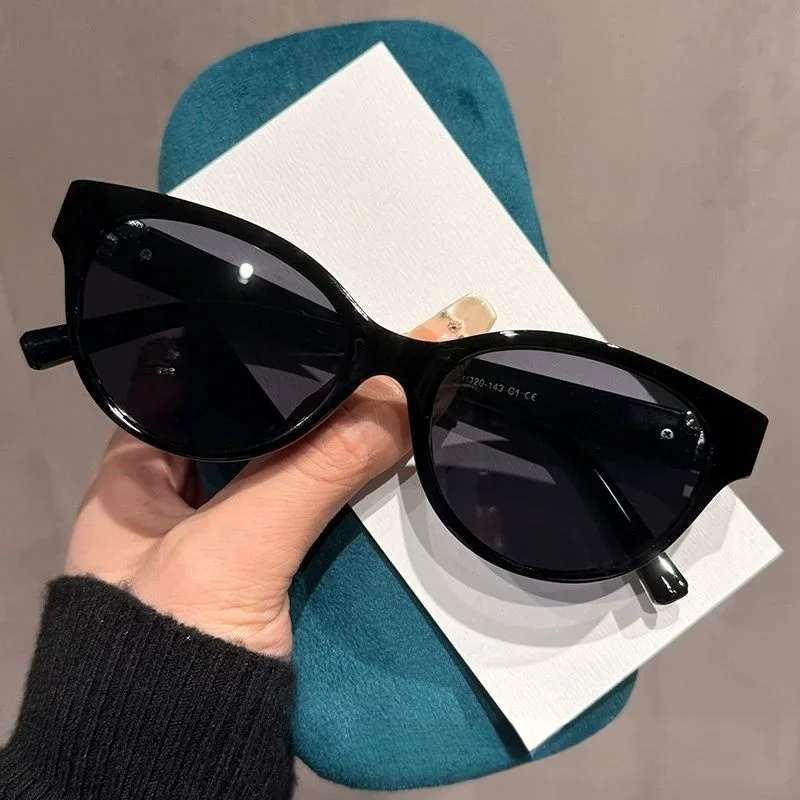 New Style Letter T Temple Small fragrant Style Cat Eye Sunglasses for Women DS-8820