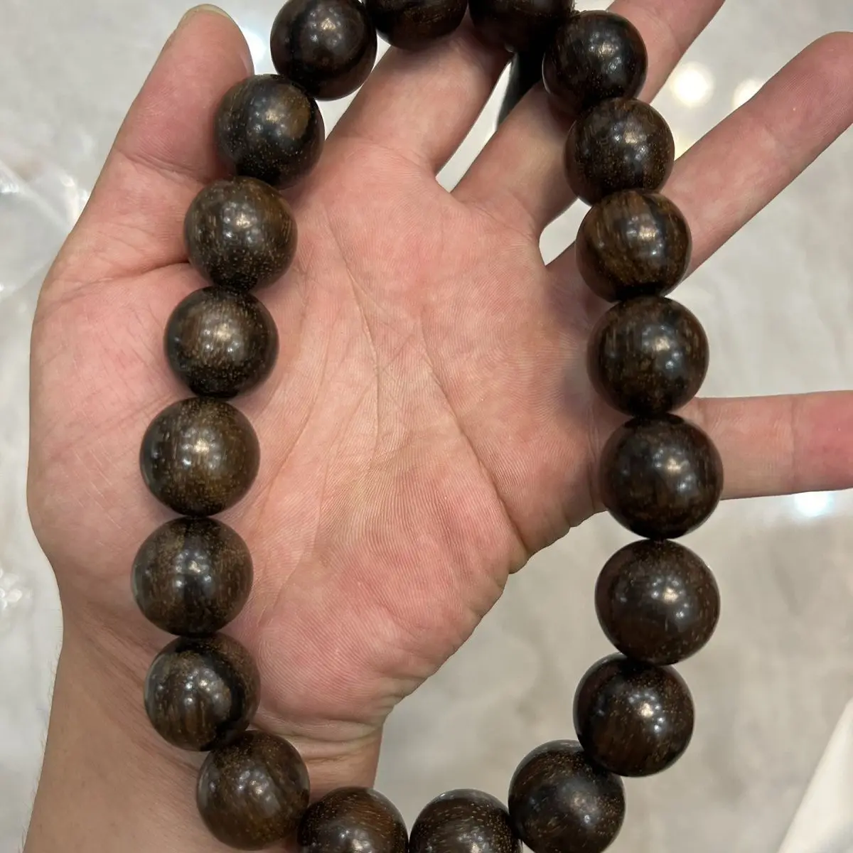 The meaning of the eighteen sons holding agarwood: elegant incense tasting in ancient China