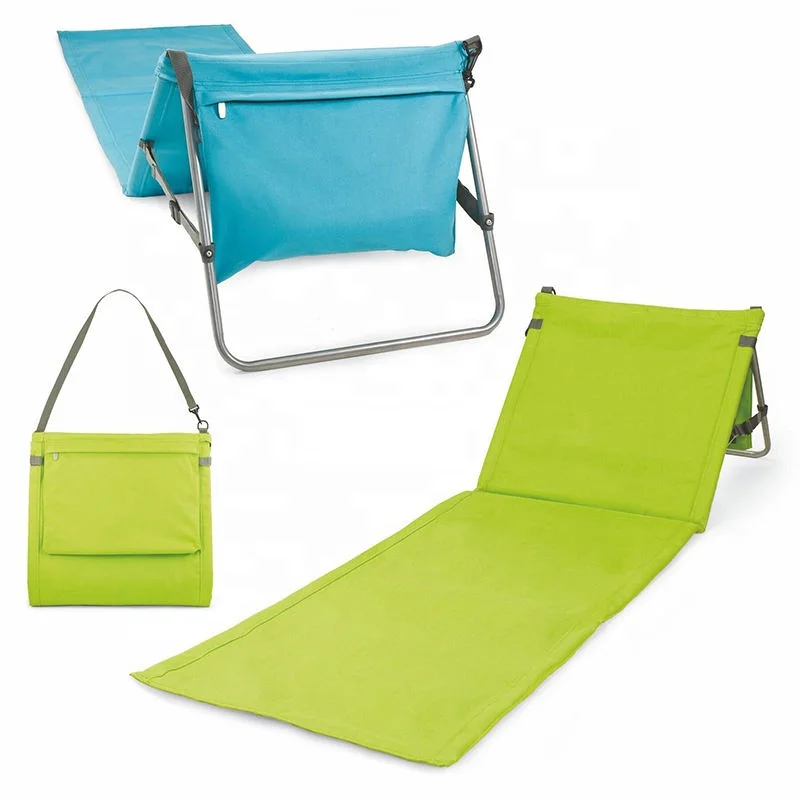 Lightweight padded foldable beach mat