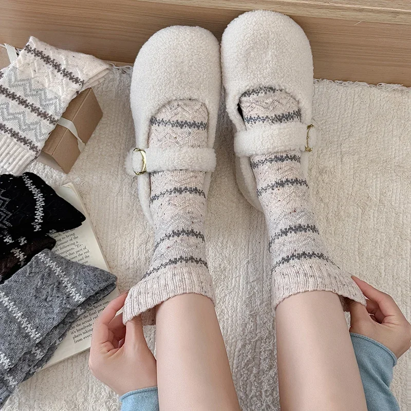 New Women Socks Thick Autumn Winter Outdoor Warm Socks Casual Striped Design Classic Wool Long Socks Female Breathable Daily