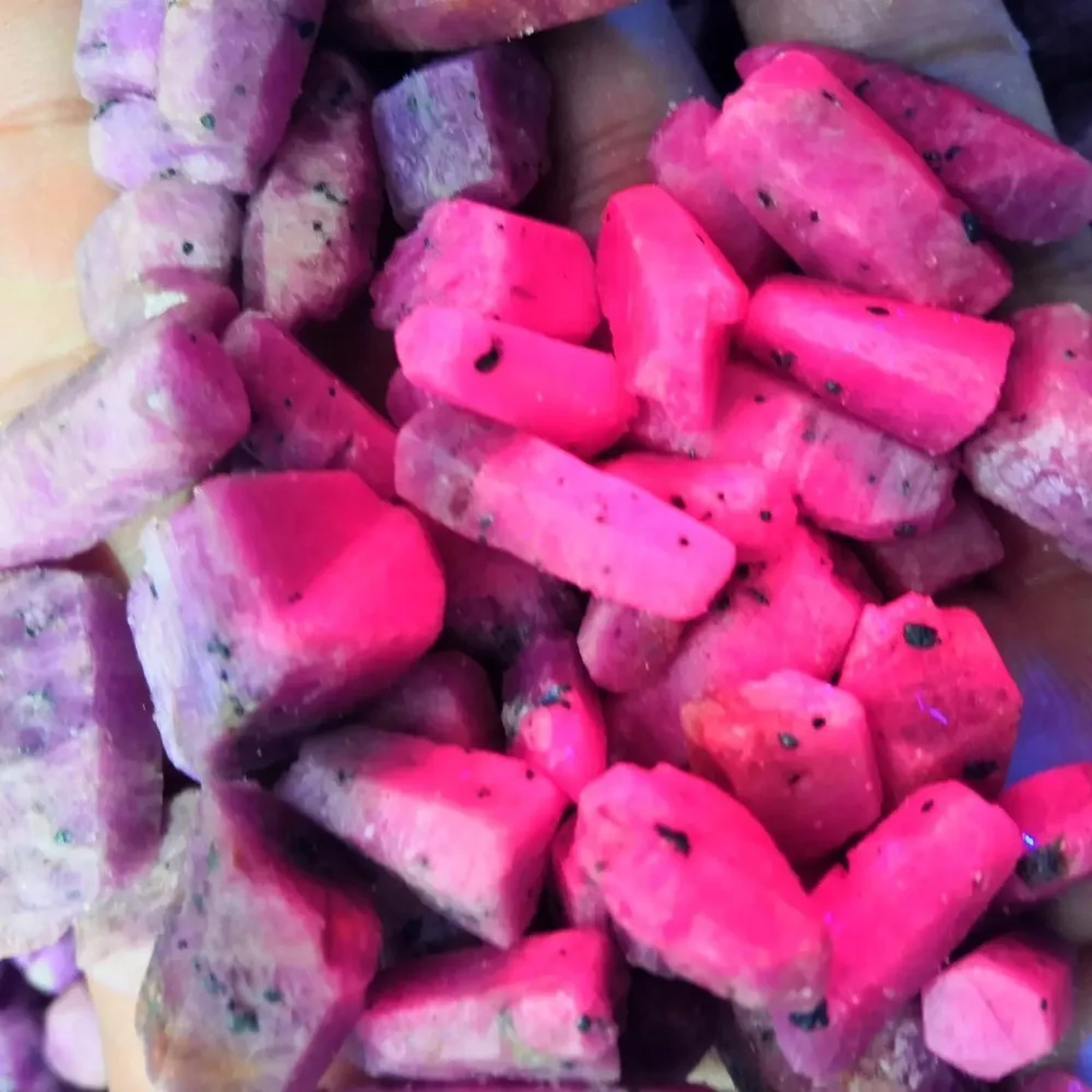 New Arrivals Rare Minerals Specimen Natural Quartz Crystal Ruby Corundum Rough Raw Gemstone Folk Crafts for Souvenirs