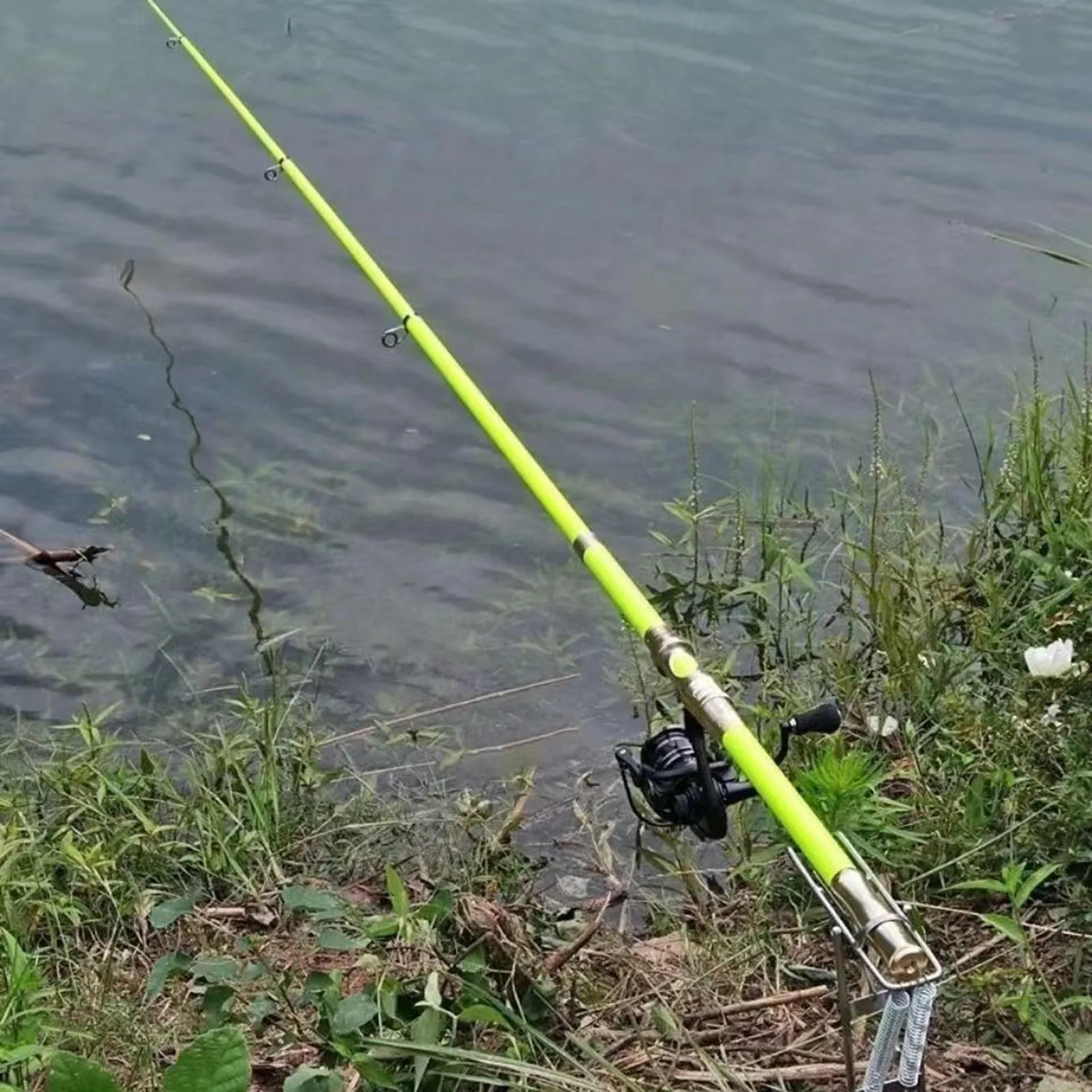 ステンレス鋼の釣り竿スタンド,高感度,耐久性のある地面サポートブラケット,海,湖,川に適しています