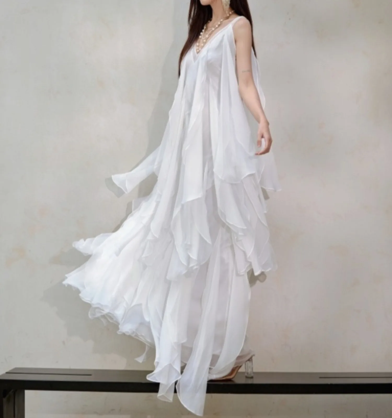 Branco em camadas babados elegante vestido feminino com decote em v sem mangas elegante vestidos bodycon streetwear chique maxi roupas senhora