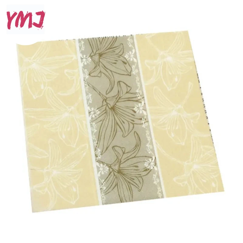 印刷された正方形の紙ナプキン,花の顔,純木,レストラン,ホテル,結婚式のテーブル設定