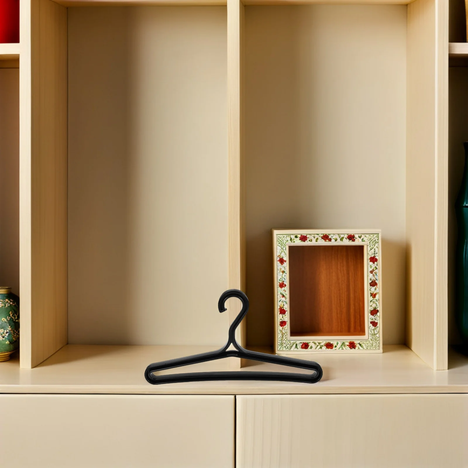 

PP Plastic Wetsuit Hanger Wear Resistant Dive Suit Rack Non-Slip Wet Gear Holder for Scuba Diving Surfing Fast Drying