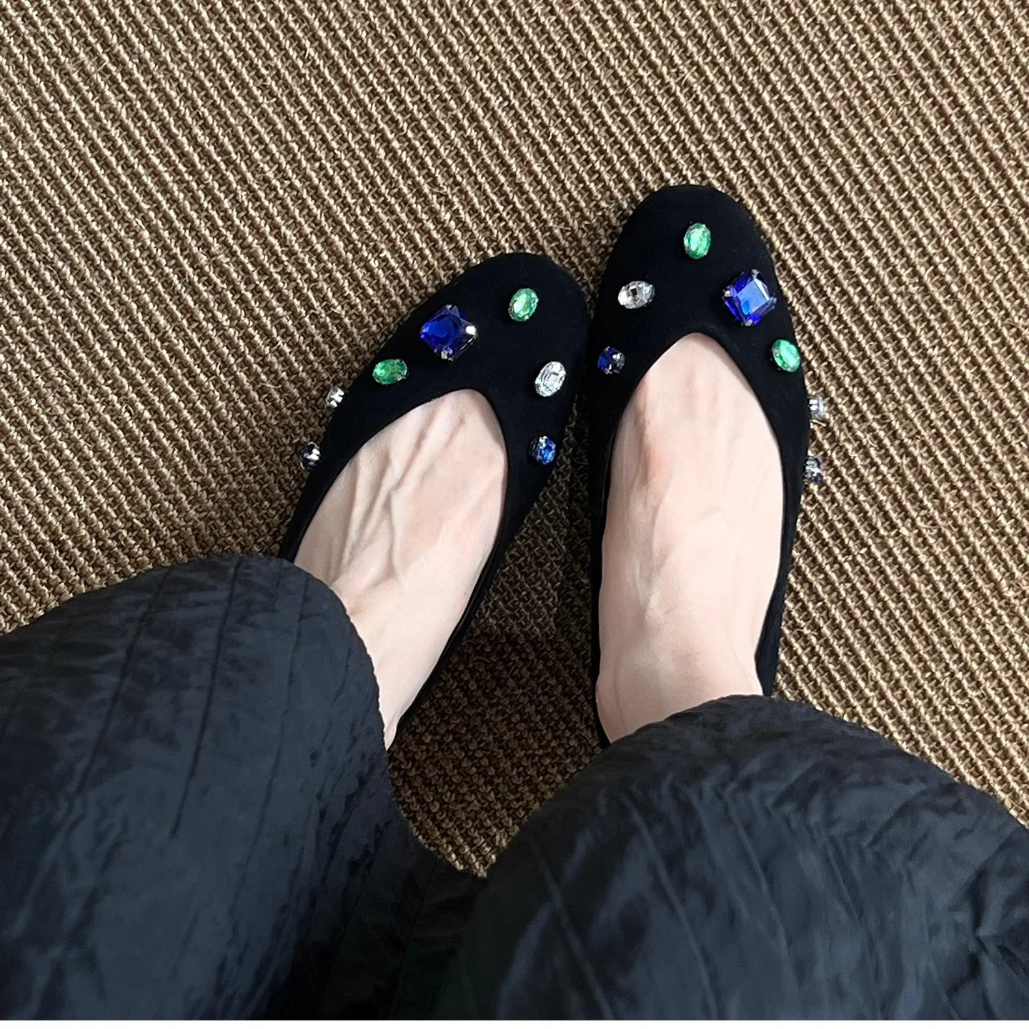 

Роскошные женские лоферы с цветными камнями, удобные, с круглым носком, из замши, 2026, элегантные, дизайнерские, повседневные туфли