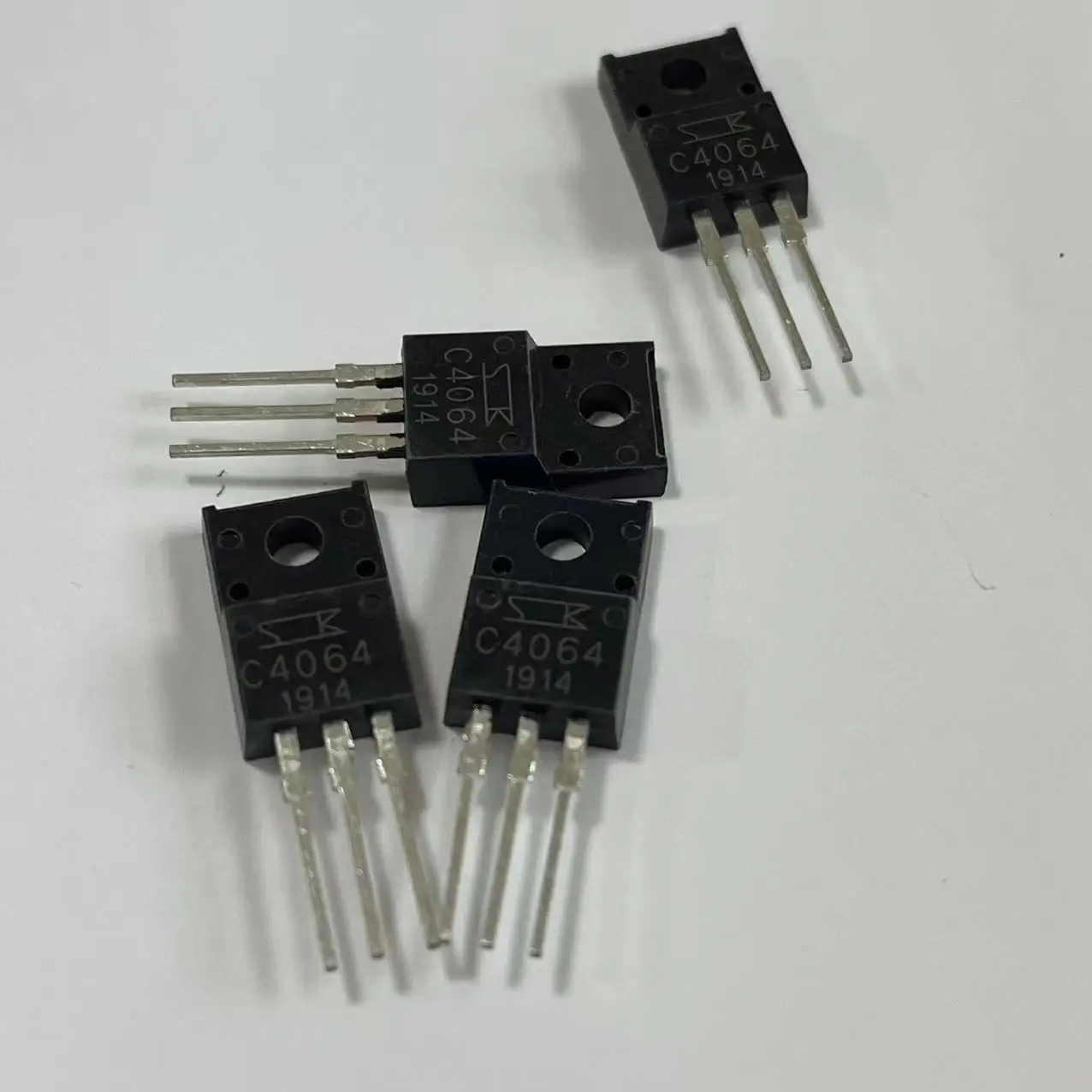 10PCS/Lot 2SC3973 2SC4024 2SC4064 2SC4075 2SC4151 2SC4153 2SC4163 2SC4533 2SC4549 TO220F  IN STOCK