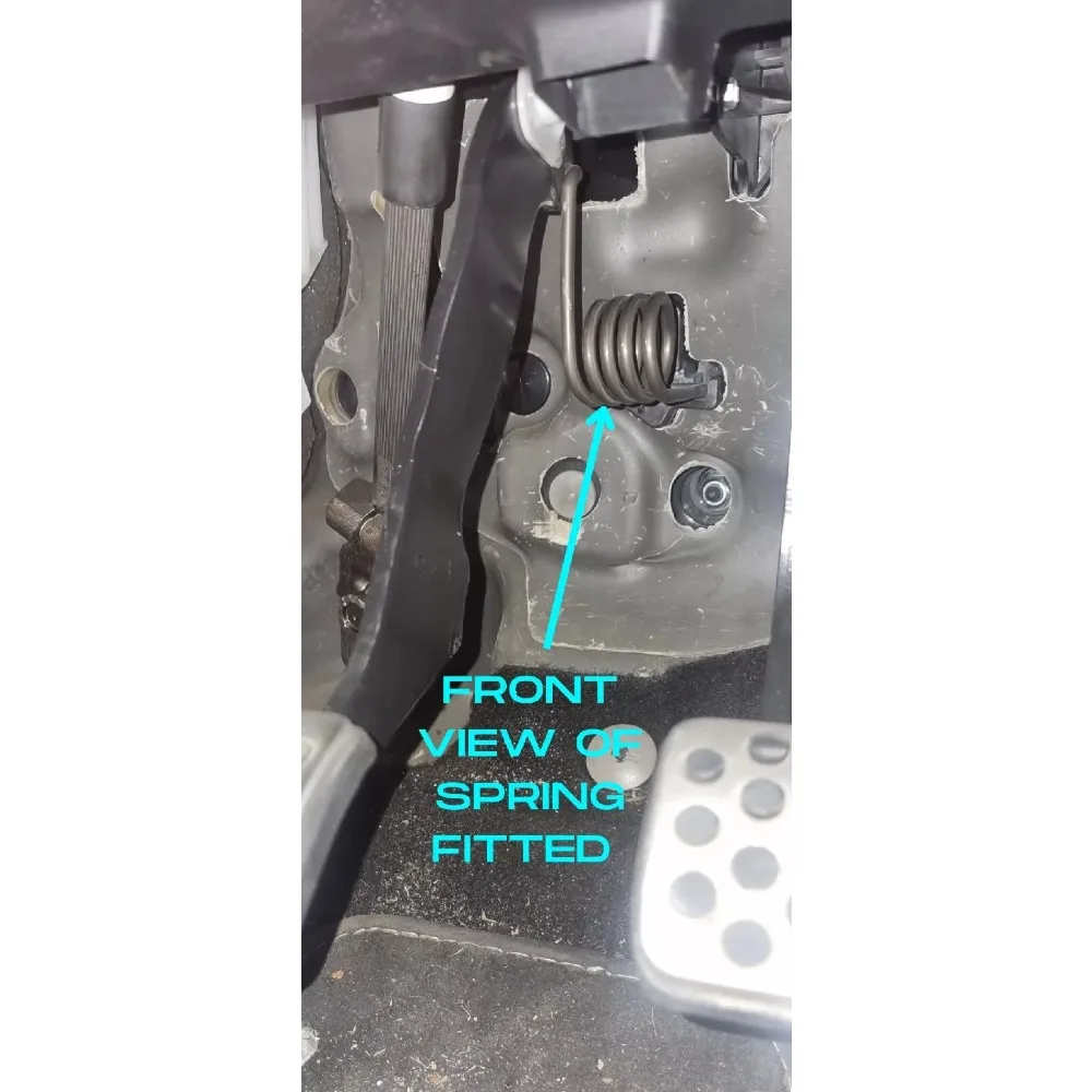 1pc Clutch Pedal Return Spring for Vauxhall Corsa Clutch Assist Spring Corsa D and E New Chassis Clutches Parts Auto Accessories