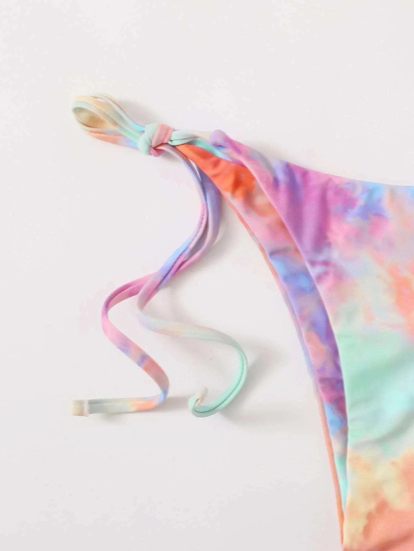 Conjunto de bikini micro mini con estampado teñido anudado para mujer, tres piezas con falda con pajarita de malla, traje de baño, trajes de playa