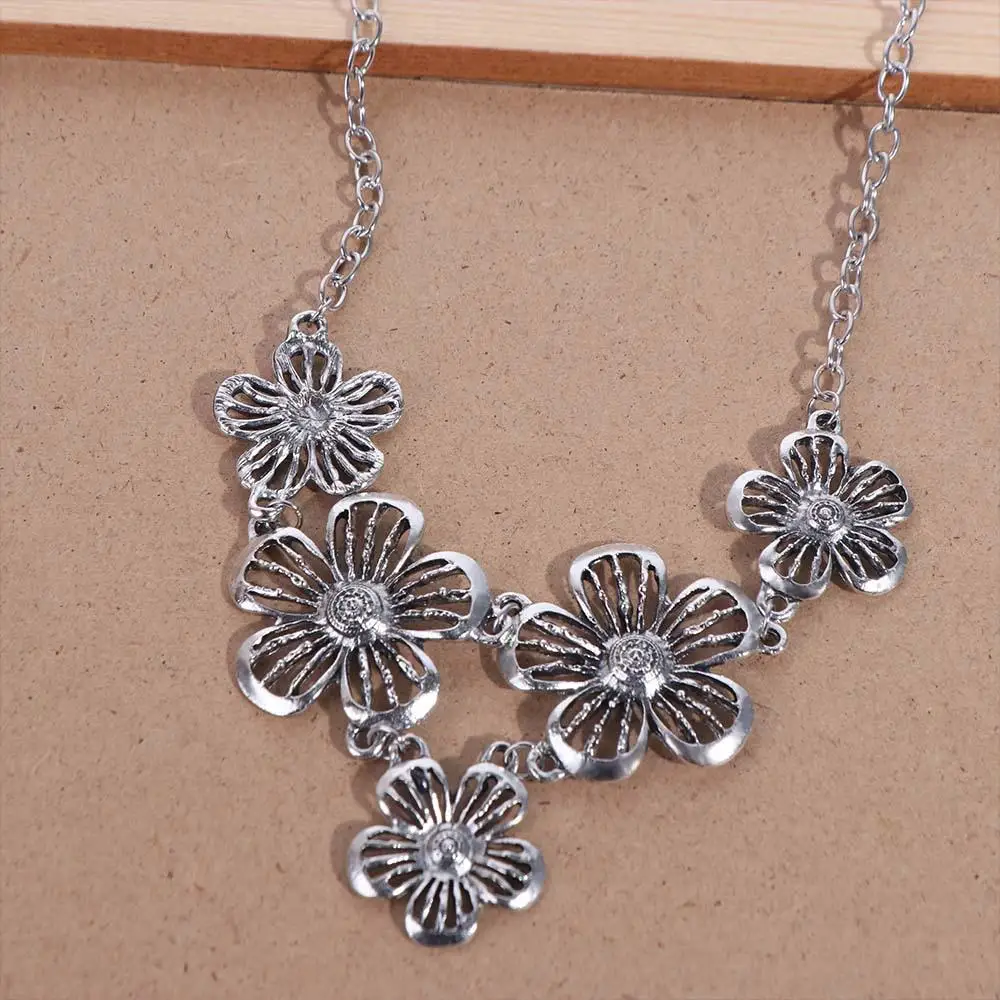 Punk Hollow Bohemian Flowers Necklace Pendant Adjustable Boho Ethnic Necklace Accessories Jewelry Sweater Chain Women