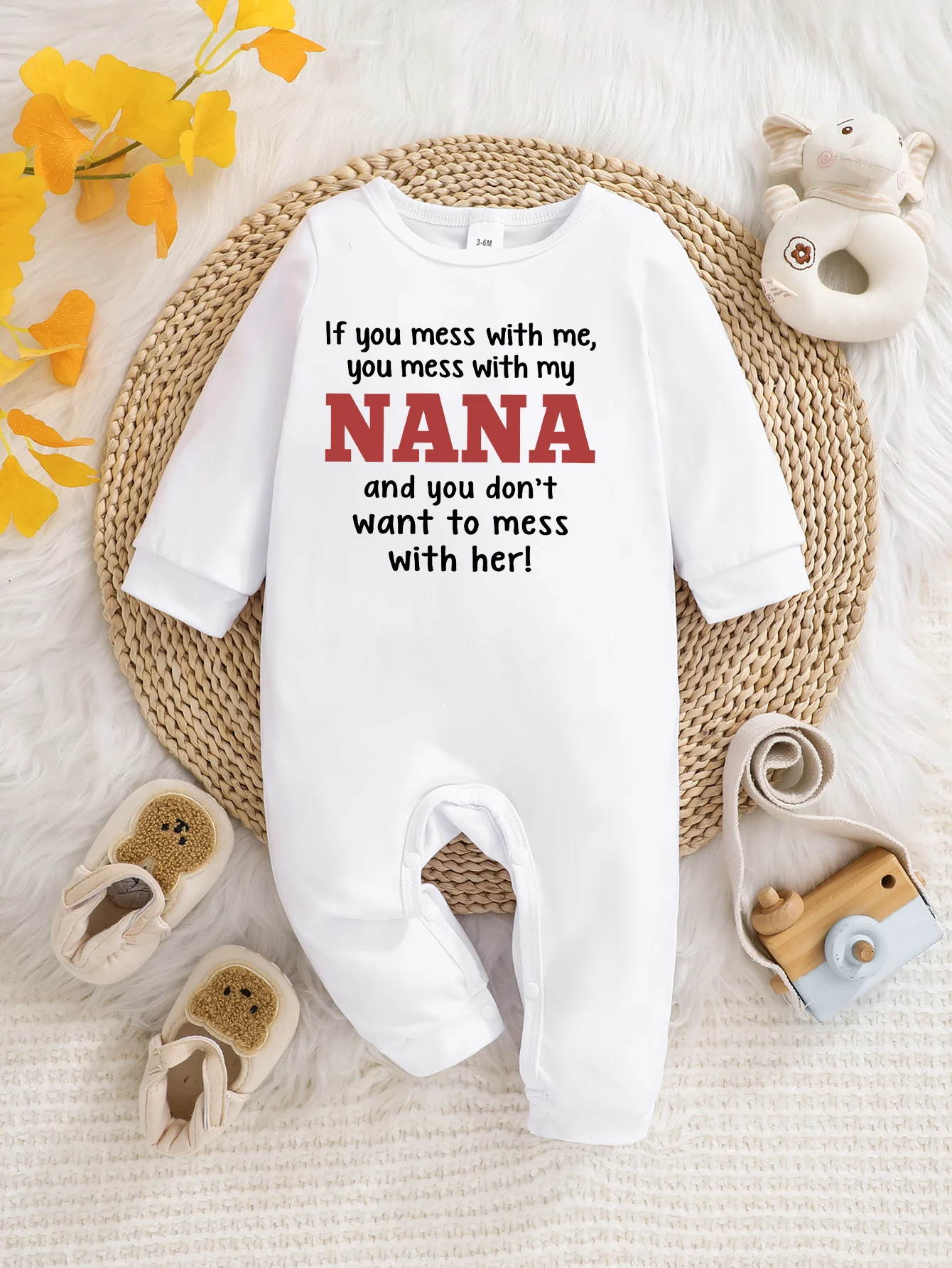 

Детский комбинезон с длинными рукавами, забавный принт с буквами, трикотажная ткань, застежка на пуговицах, удобный и мягкий для кожи малыша.