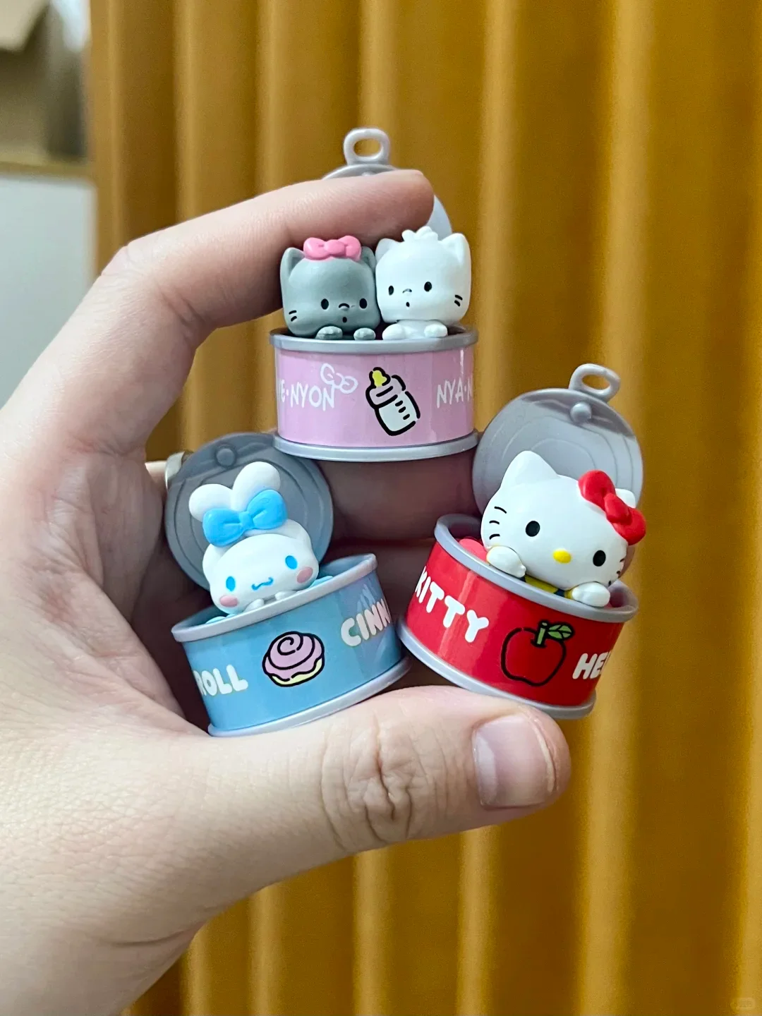 

New Product In Stock Kt Cat Canned Food Blind Box Design Cute Pudding Dog Cinnamoroll Desktop Ornament Holiday Surprise Gift