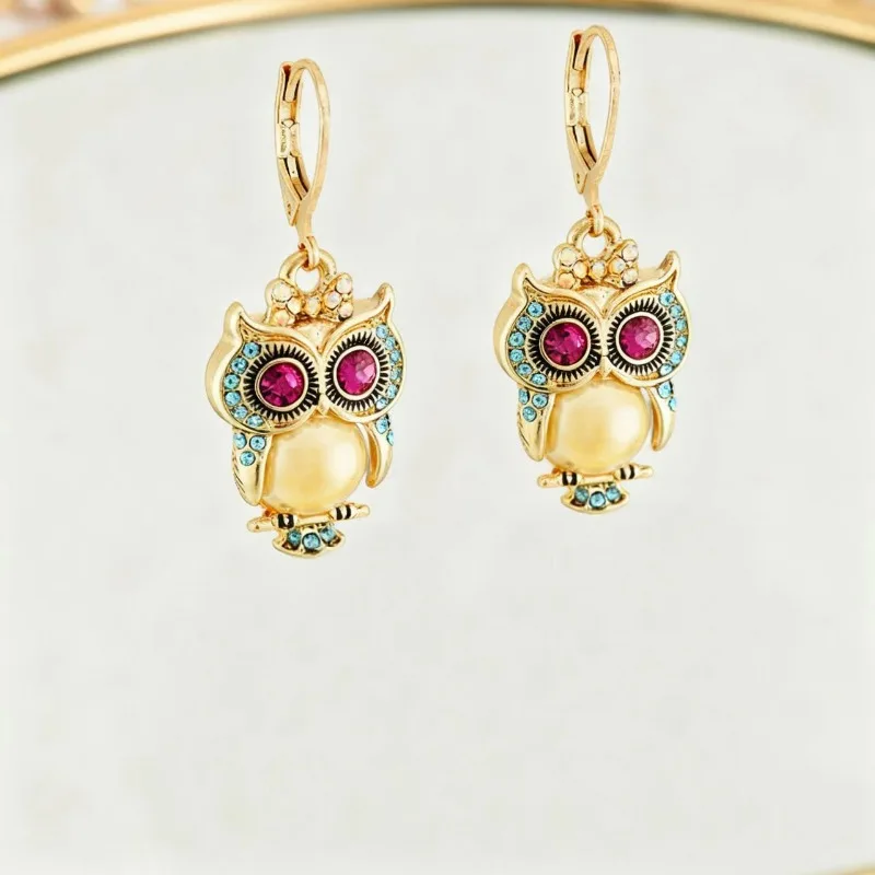 

Fashionable owl micro inlaid with Hao Shi imitation pearl earrings, fashionable commuting versatile jewelry gifts for women