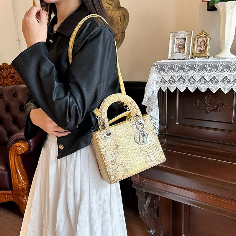 

Stylish Unique Tote Handbag with Large Capacity Paris Fashion Inspired Solid Color for Commuter and Leisure