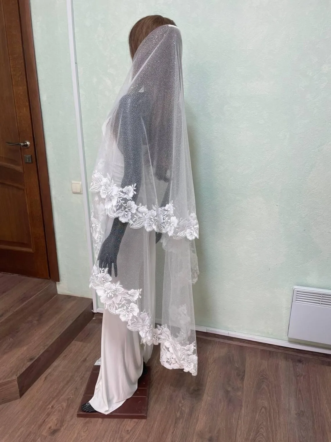 elegant-cathedral-bride-mantilla-sparkle-dot-tulle-floral-lace-appliques-long-wedding-bridal-veils-custom-dreamy-tulle-veil