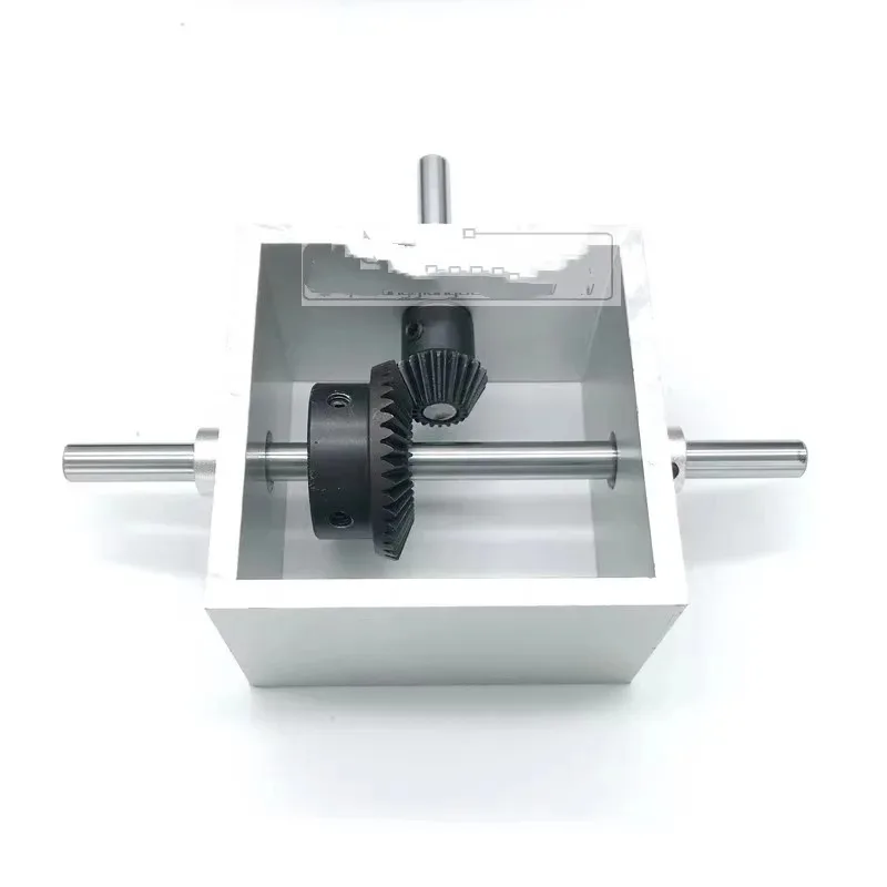 90 Degree Right Angle Drive Bevel Gearbox 1:2 Ratio Reversing Corner Reducer Hand Crank Small Machinery Transmission Gear Box view 3