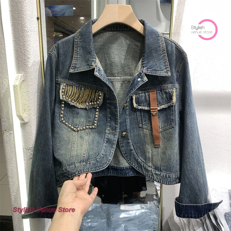 

Korean style fashion temperament Joker denim jacket women's spring and autumn new diamond-encrusted design short casual top.