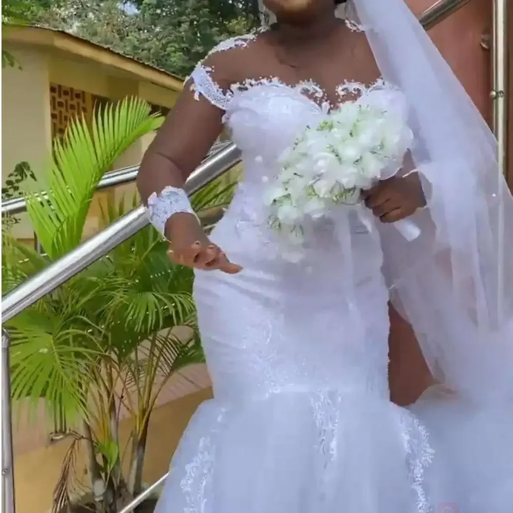 맞춤형 아프리카 레이스 아플리케 머메이드 웨딩드레스 신부용 베스티도 데 노이바 긴 소매 버튼 백 가든 브라이덜 가운