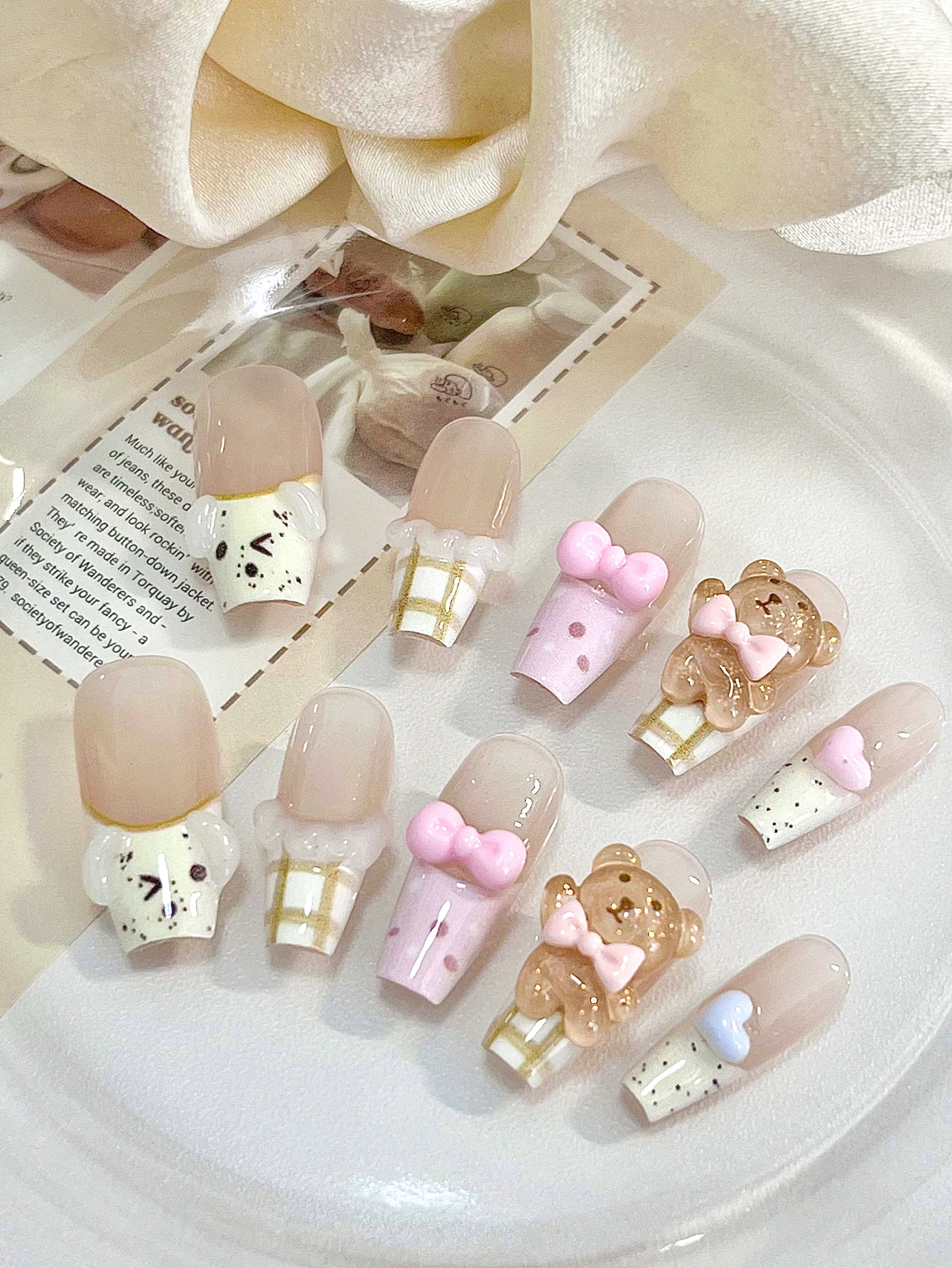 10-Piece Set of Milk Nude Pudding Bear Plaid Bowknot Press-On Nails, Suitable for Japanese Soft Girl Style, Everyday Campus Wear, Picnic Outings, Dopamine Fashion, Suspender Skirts, Afternoon Tea Dates, and Cute Sweet Girl Outfits.