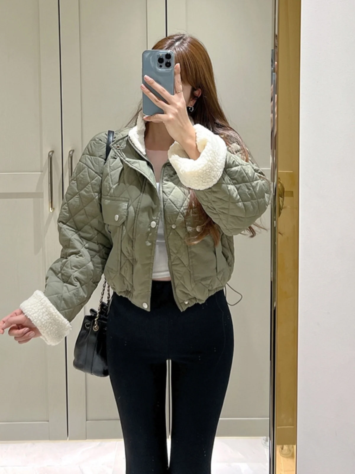 

Женская куртка с меховым воротником из овечьего меха, на флисовой подкладке, повседневная, свободного кроя, с отложным воротником, для ранней весны, модная, для работы, из полиэфирного волокна