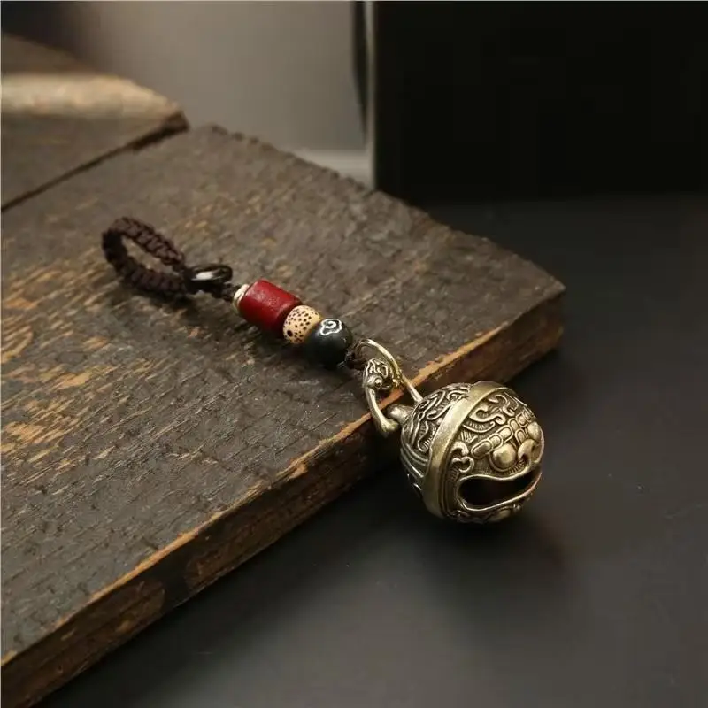 1pc Retro Alloy Bell Gluttonous Wind Chime Keychain - Handmade Creative Car Key Ring Pendant Gift for Men Women