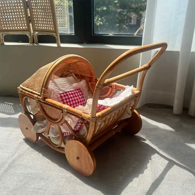 

Woven Rattan Baby Stroller Vintage Playing House Toy Carriage Antique Style Photography Prop for Newborn Nursery Room Decoration