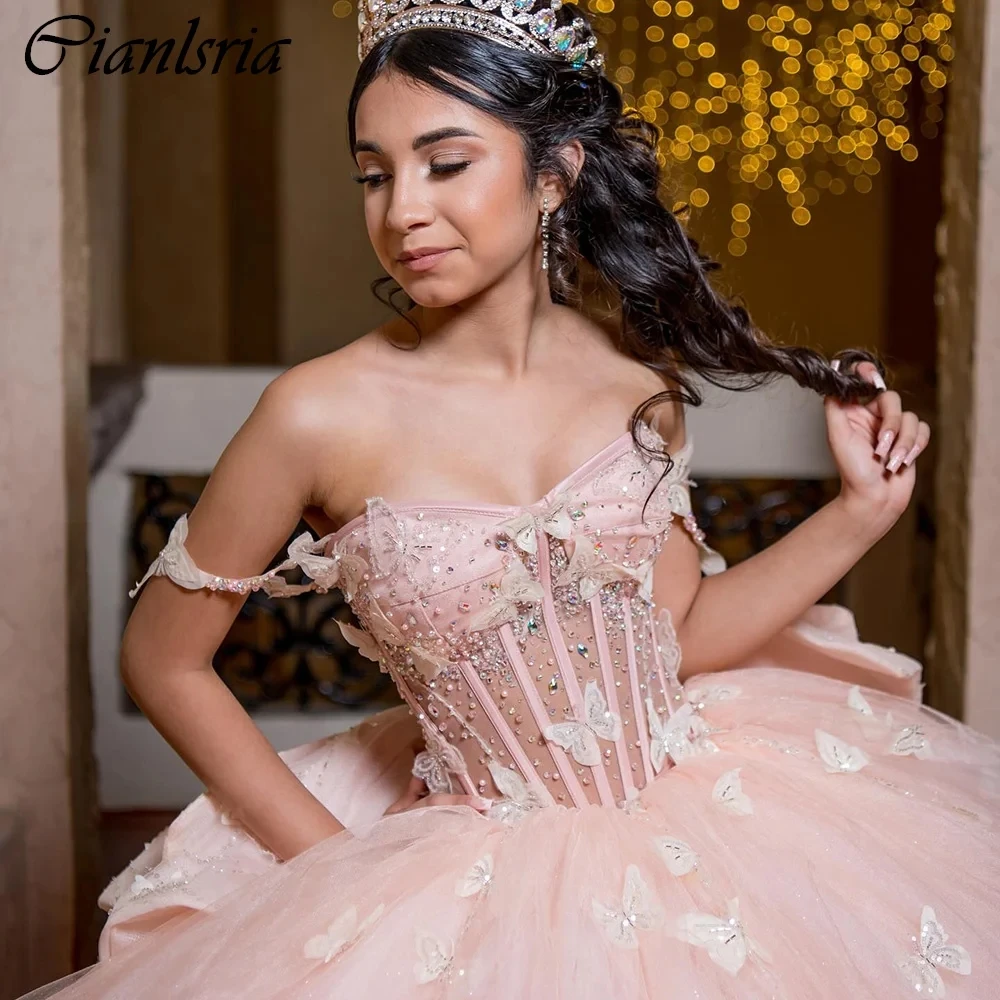 Vestido De fiesta con lazo De mariposa 3D para quinceañera, vestido rosa sin hombros, corsé con cuentas De cristal De ilusión, 15 Años