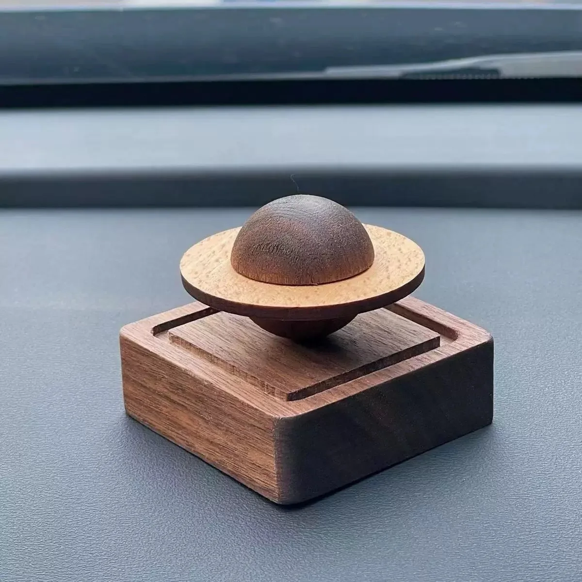 1pc Difuser Wood Scent No Essential Oil Diffuser Jupiter Shape Home Decoration Fresh Air Present To Friend Dorm Room Essentials view 5