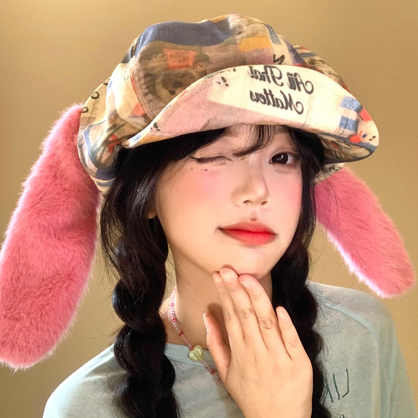 

Корейские модные розовые плюшевые береты с кроличьими ушками Y2K, летние и осенние туристические фото, нишевые индивидуальные шапки для маляра Spice Girl, женские шапки