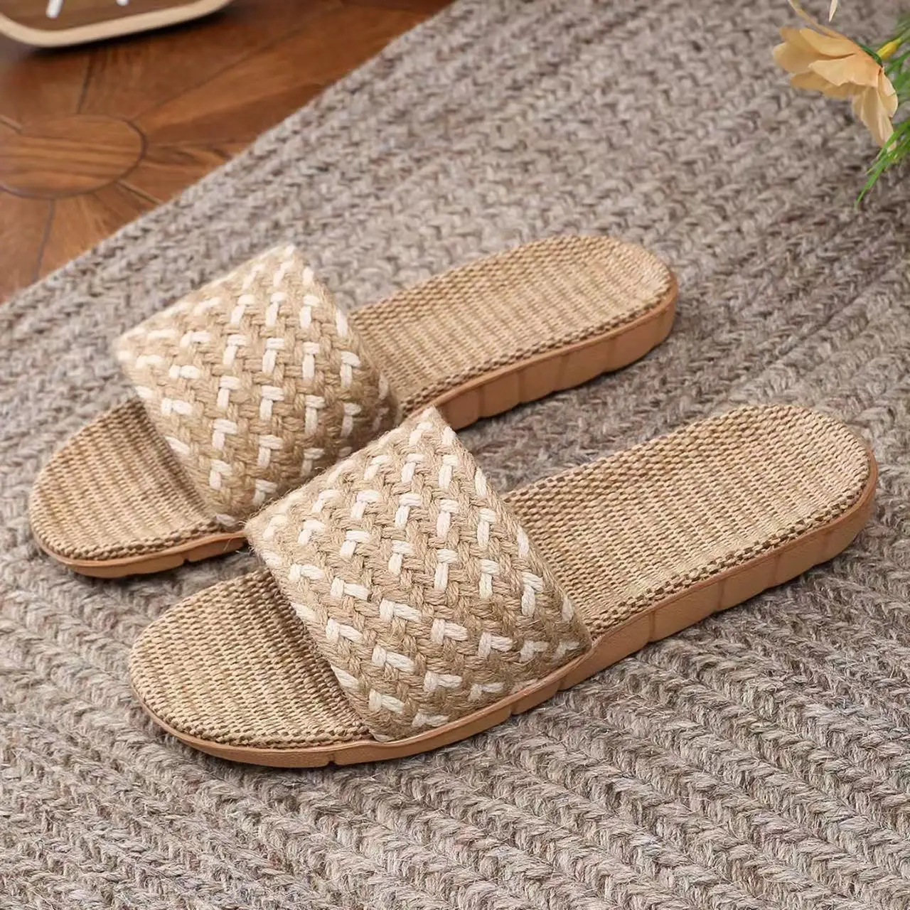 

Мужские летние новые льняные тапочки с одной лямкой, легкие, дышащие, впитывающие пот, для дома, бесшумные, для пар