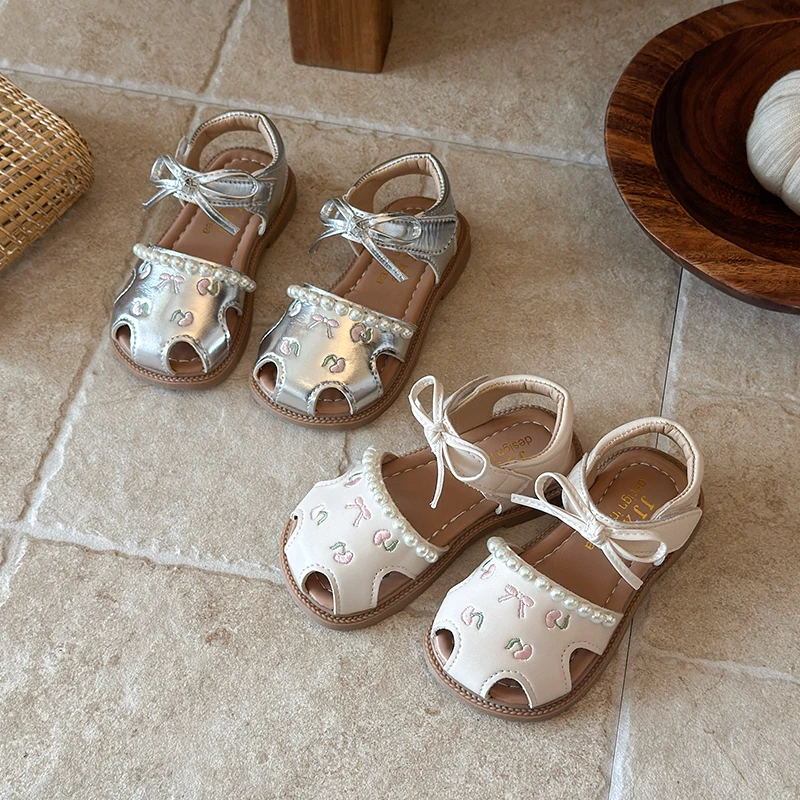 

Girls 2026 Summer Sandals Pearl Cherry Embroidered Bowknot Children's Beach Shoes Soft Soled Non-Slip Kids Shoes 21-30