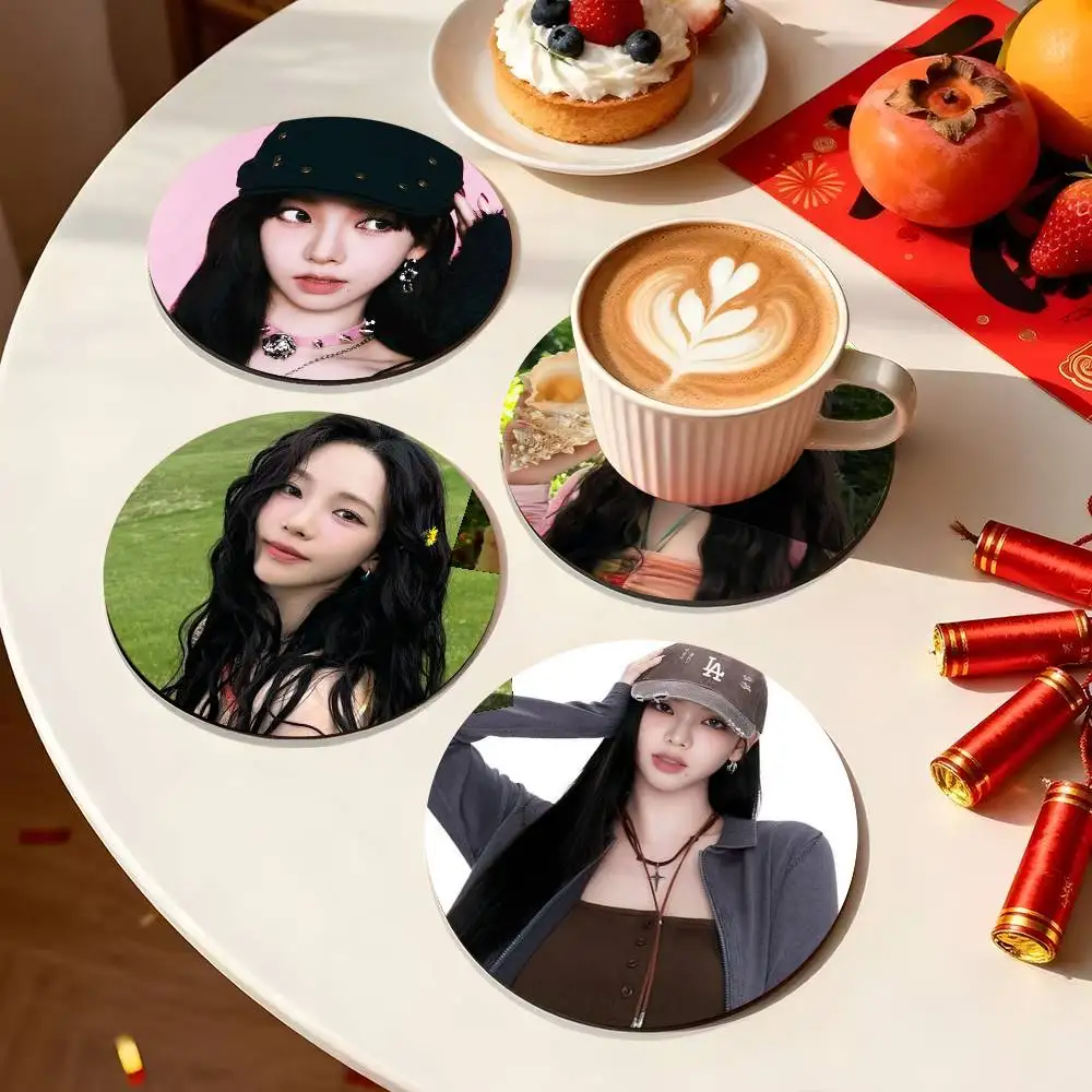 1pc Singer K-Karina Wooden Coaster Colour Printing Cup Mat Home Desk Decoration Gifts