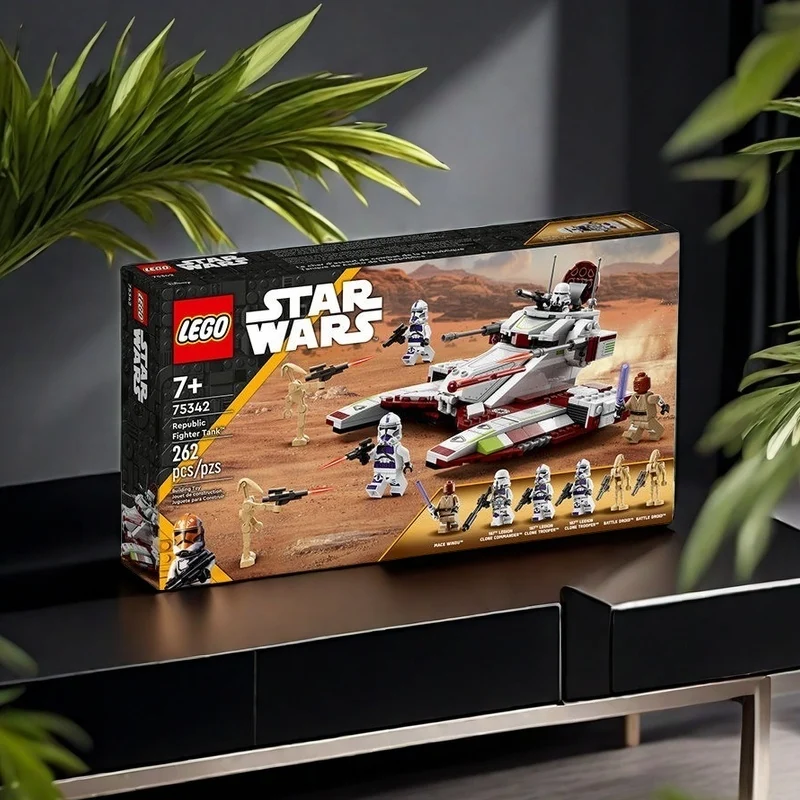 Play out thrilling battles with this buildable tank toy playset,75342 LEGO  featuring popular Star Wars