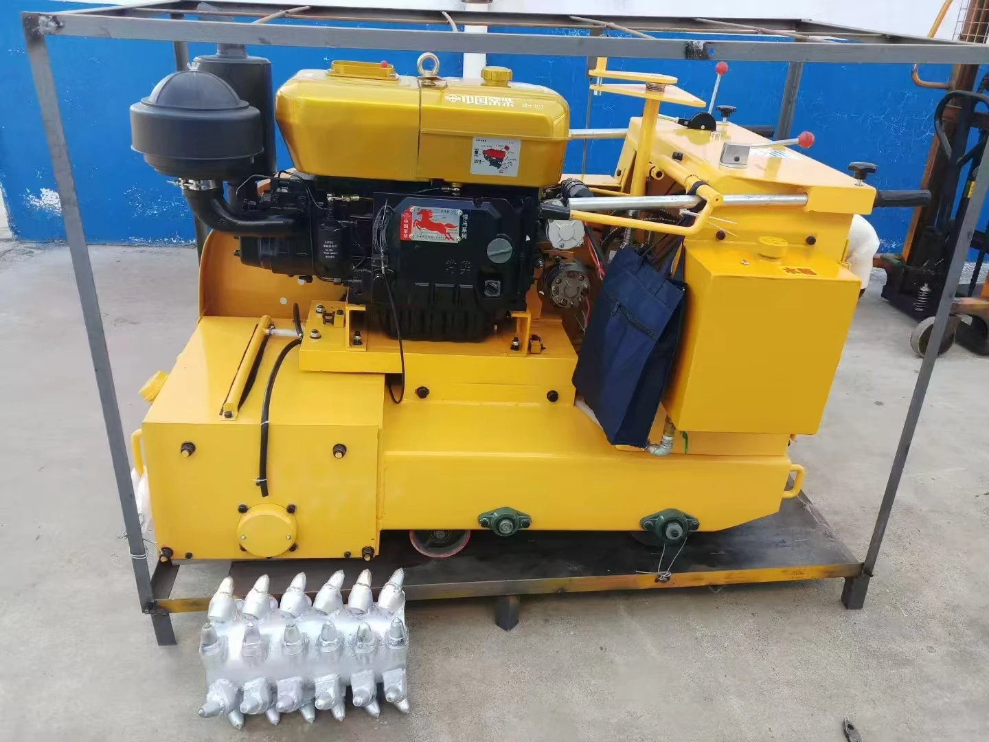 Asphalt Cement Floor Planing Machine Hand-push Roughing and Chiseling Machine Diesel-powered Concrete Road Milling Machine