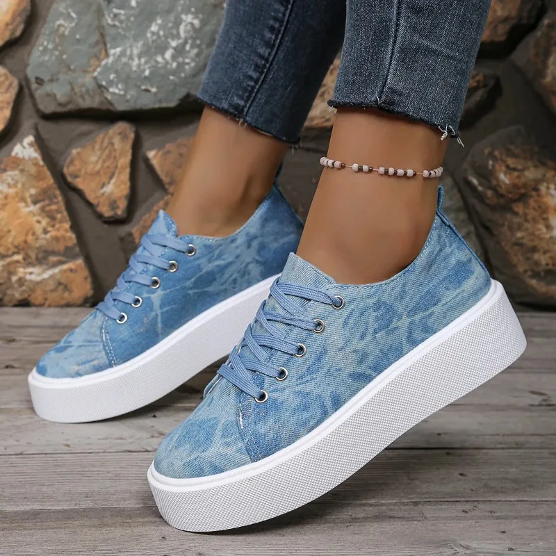 

2026 Spring Autumn New Shoes for Women Plus Size Denim Canvas Sneakers Platform Lace-Up Versatile Flat Bottom Board Shoes