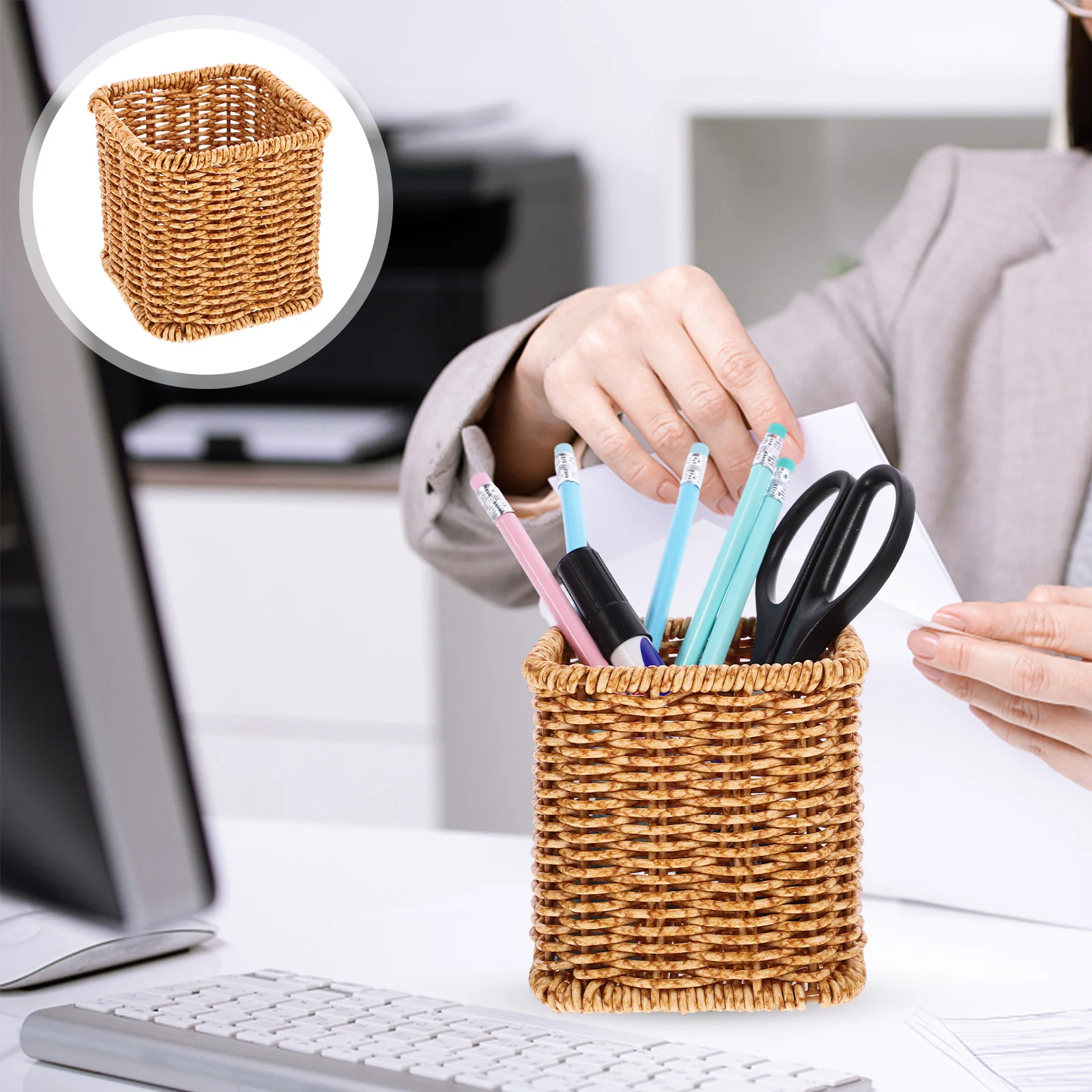 

Pastoral Style Plastic Pen Container Woven Pattern Desktop Organizer for Office School Stationery Storage Decorative Pot