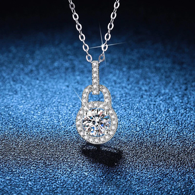 

PT950 Platinum Set with D Color 1-carat Moissanite Pendant, Simple and Versatile Diamond Necklace, Clavicle Chain, PT950 Imprint